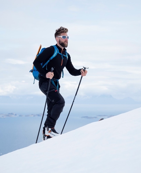 Bilde av NP Zipneck(M) Svart