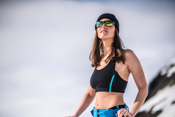 Bilde av NP Zipbra Front(W) Svart