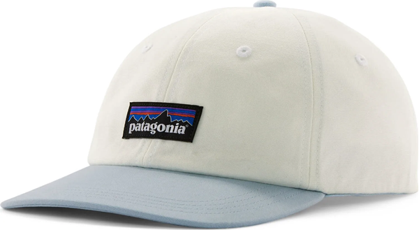 Bilde av PATAGONIA P-6 Label trad cap Birch White W/Fleck blue