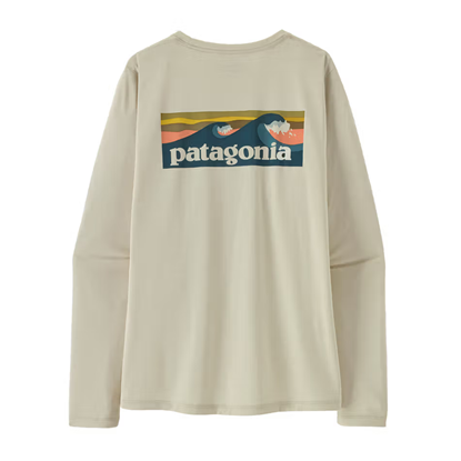 Bilde av PATAGONIA W's L/S Cap Cool Daily Shirt Board Logo Dyno White