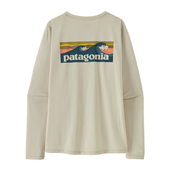 Bilde av PATAGONIA W's L/S Cap Cool Daily Shirt Board Logo Dyno White