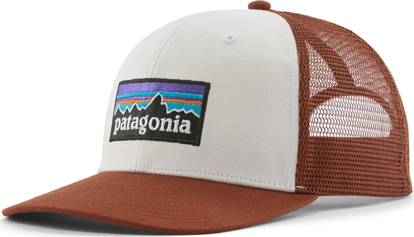 Bilde av PATAGONIA P-6 Logo Trucker Hat Whitew Rusty Red(One size)